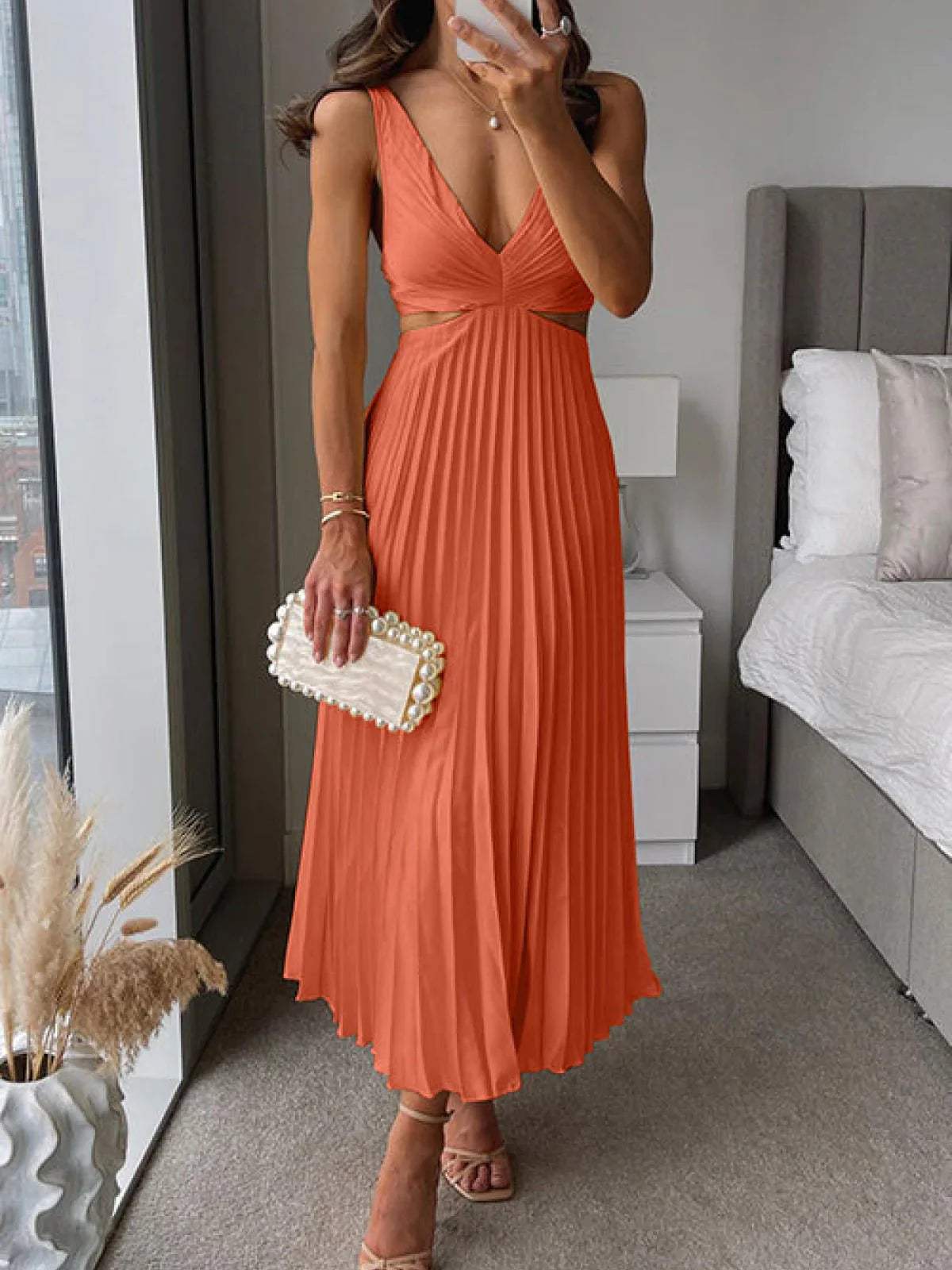 Emilly - Sleeveless Elegant Dress